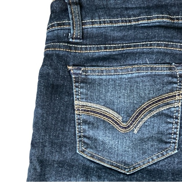 No Boundaries Juniors Dark Wash Mid Rise Bootcut Denim Jeans Double Stitching 17 - Picture 2 of 7